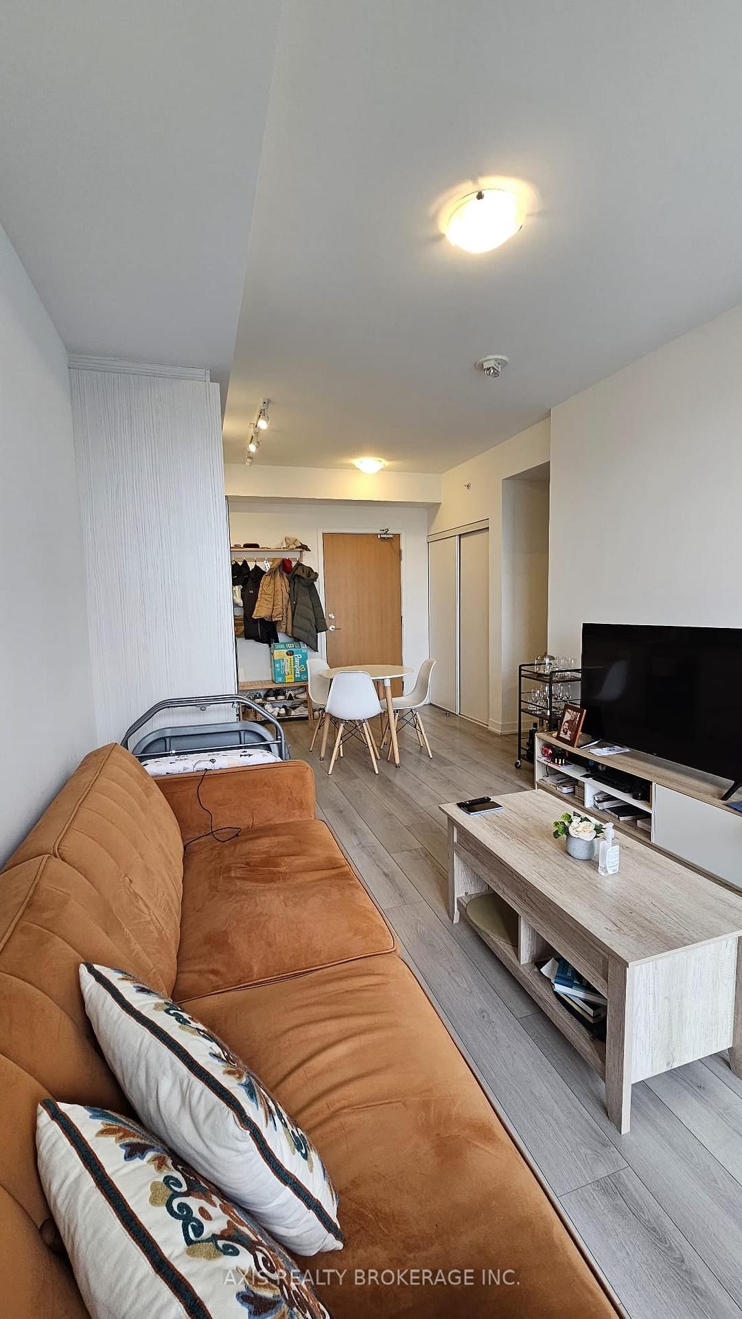 Condo leased at 812-1787 St Clair Avenue, Toronto, Weston-Pellam Park, M6N 0B7 - MLS: W12083916