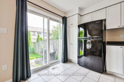 2504 Appalachain Dr, Oakville - Westmount image-0-4