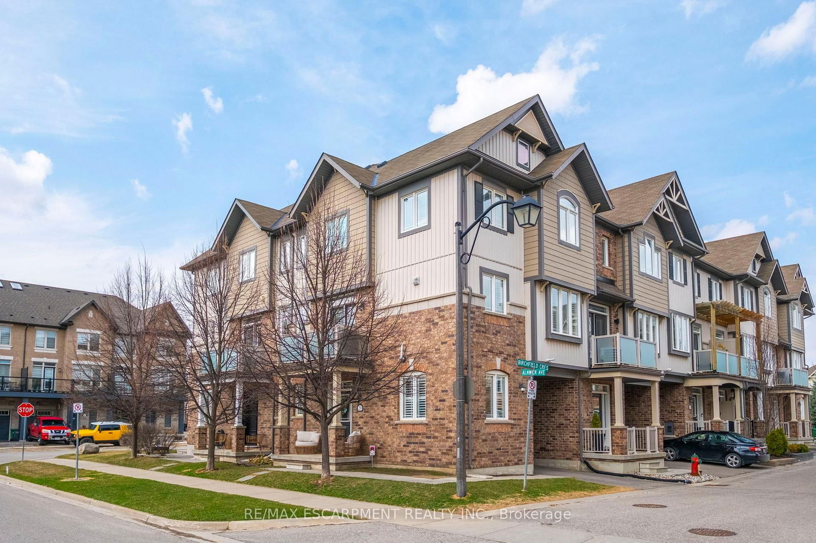 Townhouse sold at 29 Alnwick Avenue, Caledon, Rural Caledon, L7C 3P6 - MLS: W12084560
