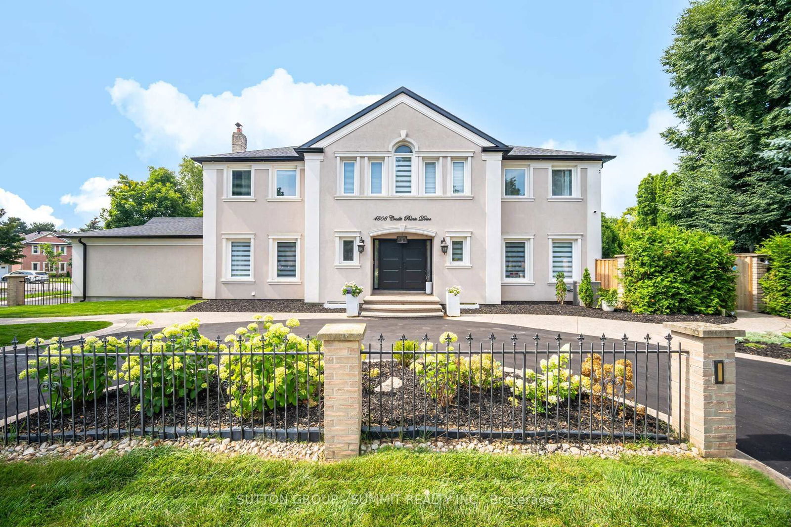 Detached House for sale at 4508 Credit Pointe Drive, Mississauga, East Credit, L5M 3M3 - MLS: W12084732