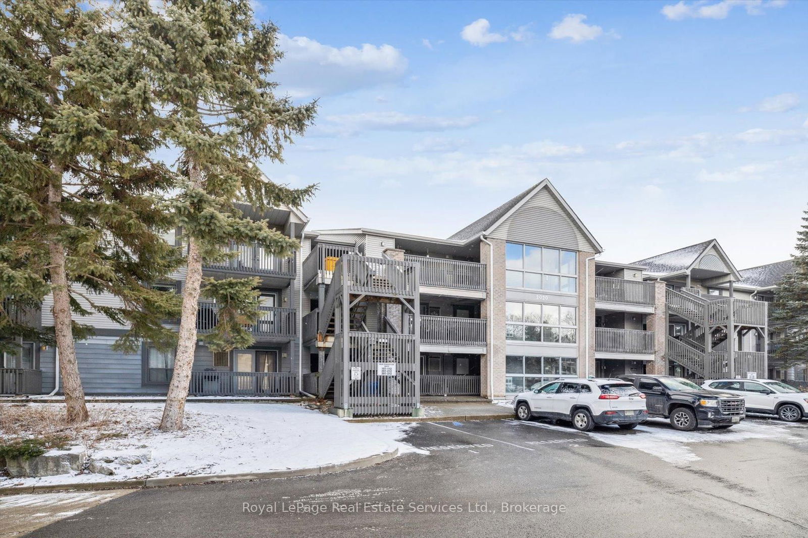 Condo sold at 207-2020 Cleaver Avenue, Burlington, Headon, L7M 4C2 - MLS: W12084779