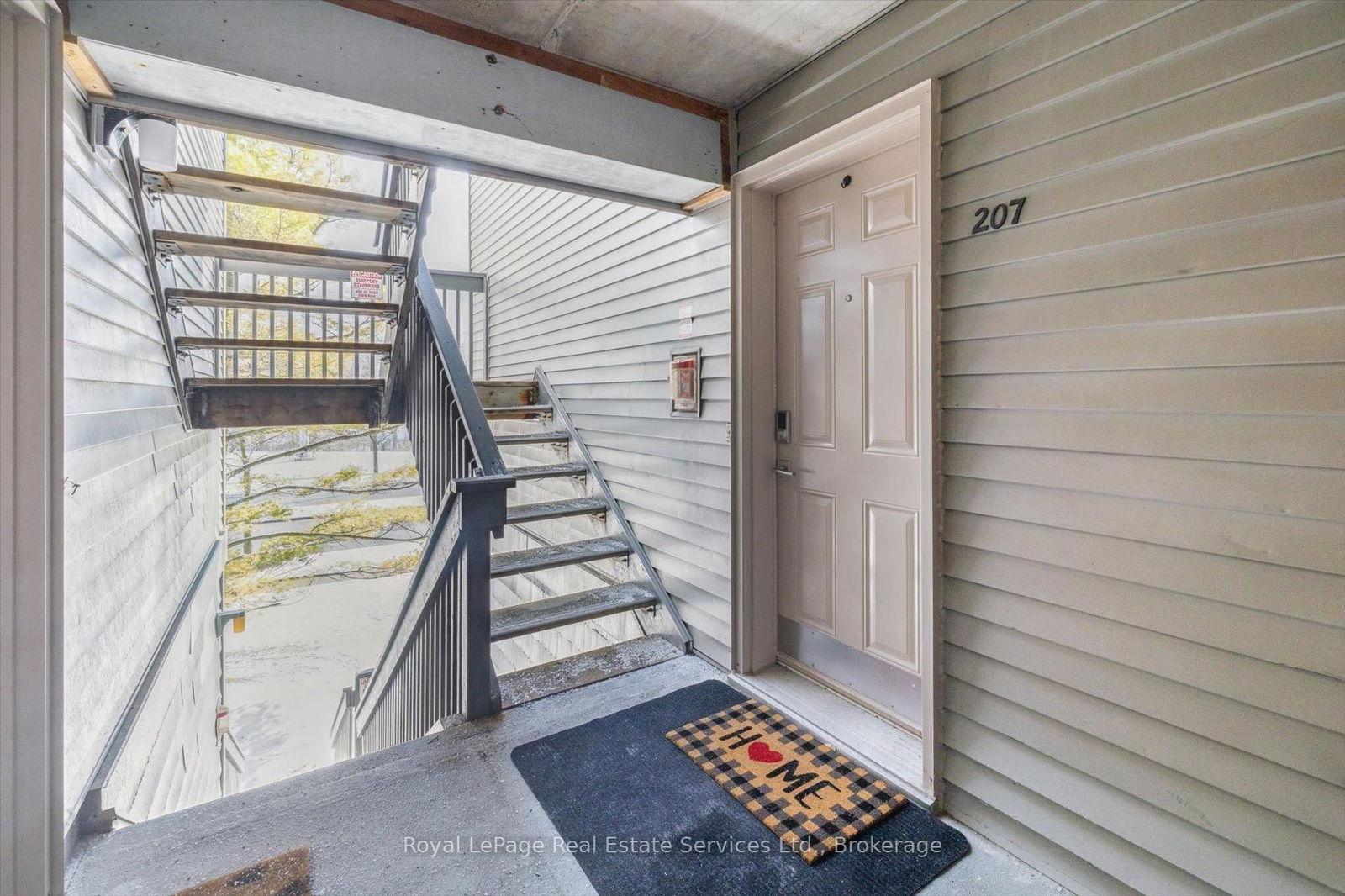 Condo sold at 207-2020 Cleaver Avenue, Burlington, Headon, L7M 4C2 - MLS: W12084779