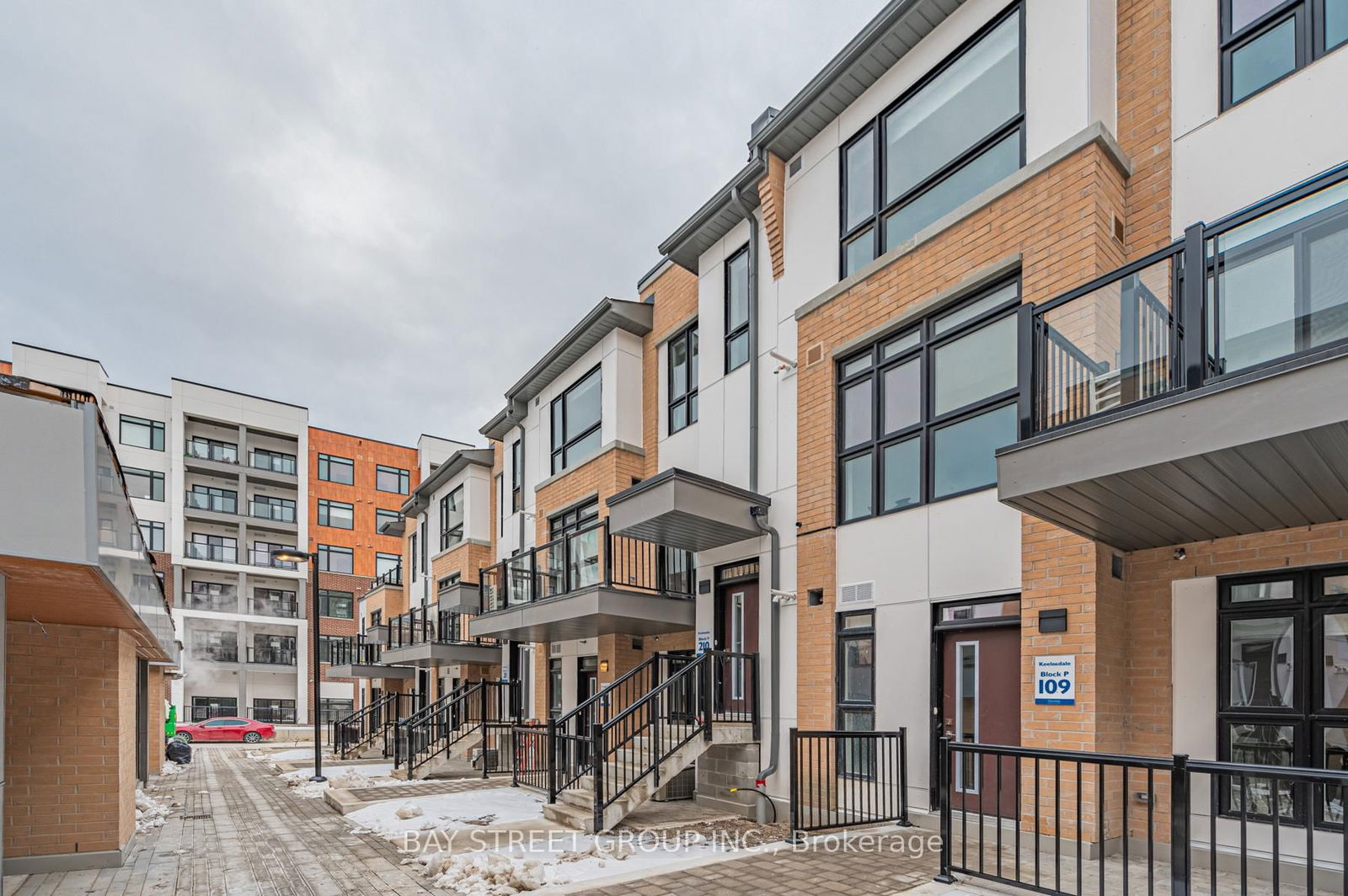 Townhouse for lease at 211-145 Canon Jackson Drive, Toronto, Beechborough-Greenbrook, M6M 0E1 - MLS: W12084862