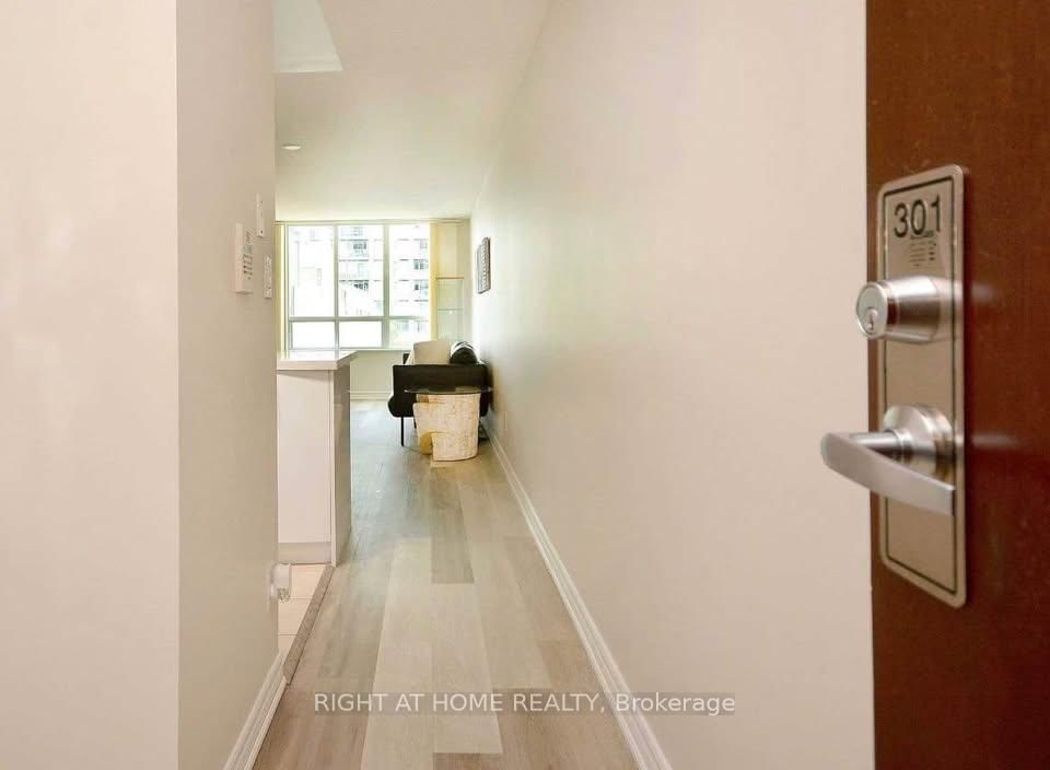 Condo leased at 301-335 Rathburn Road, Mississauga, City Centre, L5B 0C8 - MLS: W12084868