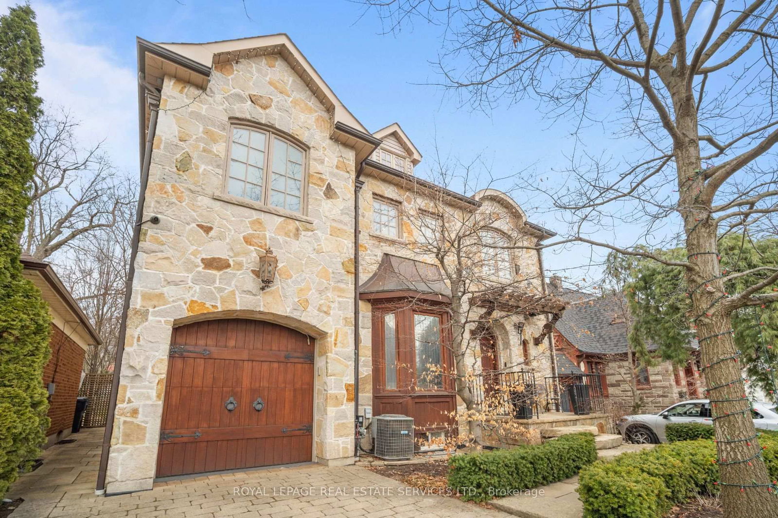 Detached House for sale at 6 Oak Hampton Boulevard, Toronto, Kingsway South, M9A 2V1 - MLS: W12084930