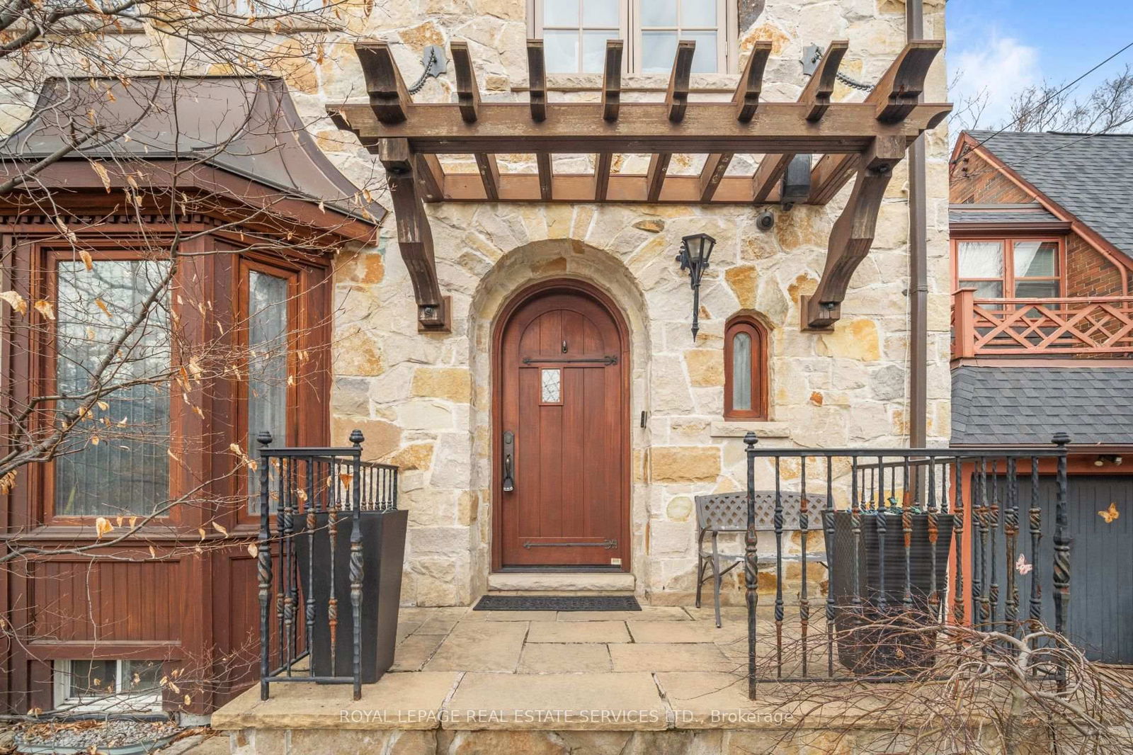 Detached House for sale at 6 Oak Hampton Boulevard, Toronto, Kingsway South, M9A 2V1 - MLS: W12084930