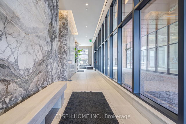 333 - 215 Lakeshore Road
