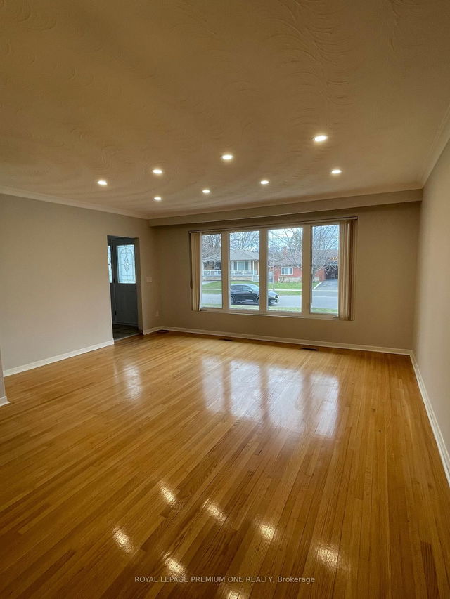 Main Floor - 50 Faversham Crescent