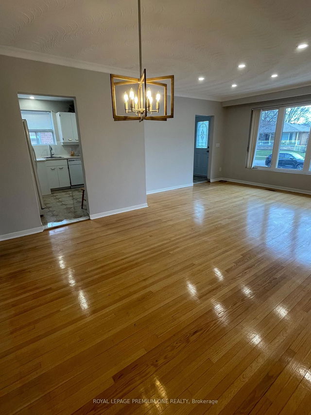 Main Floor - 50 Faversham Crescent