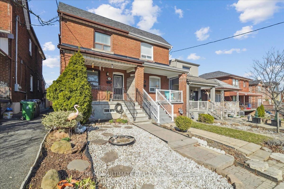 Semi-Detached House for sale at 204 Gilbert Avenue, Toronto, Caledonia-Fairbank, M6E 4W5 - MLS: W12085706