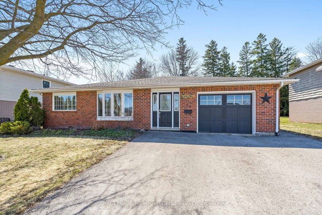 32 Joycelyn Crescent