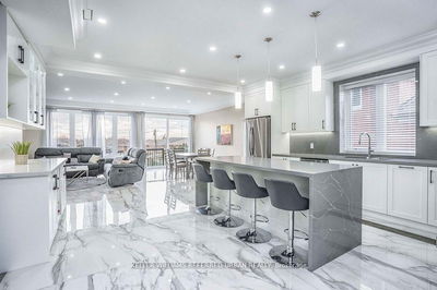 83 Floral Pkwy, Toronto - Maple Leaf