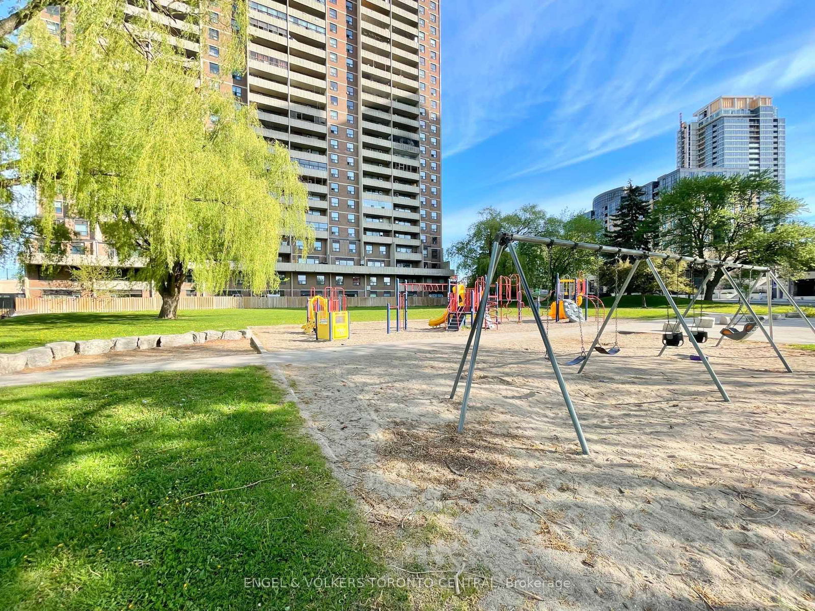 Condo for sale at 1003-3390 Weston Road, Toronto, Humbermede, M9M 2X3 - MLS: W12085869