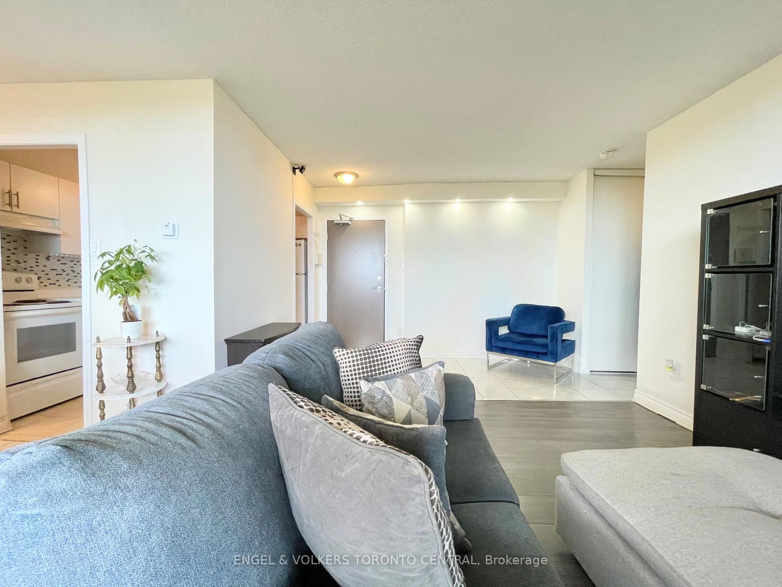 Condo for sale at 1003-3390 Weston Road, Toronto, Humbermede, M9M 2X3 - MLS: W12085869