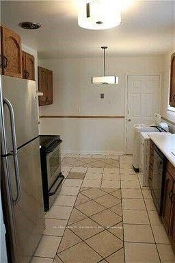 Main Flr Only - 1499 SWANAGE Crescent