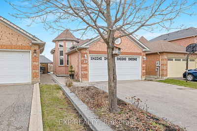 19 Silkwood Cres, Brampton - Brampton West