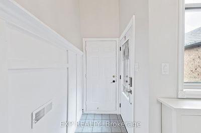 19 Silkwood Cres, Brampton - Brampton West image-0-4