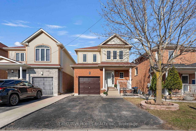 11 Madronna Gardens