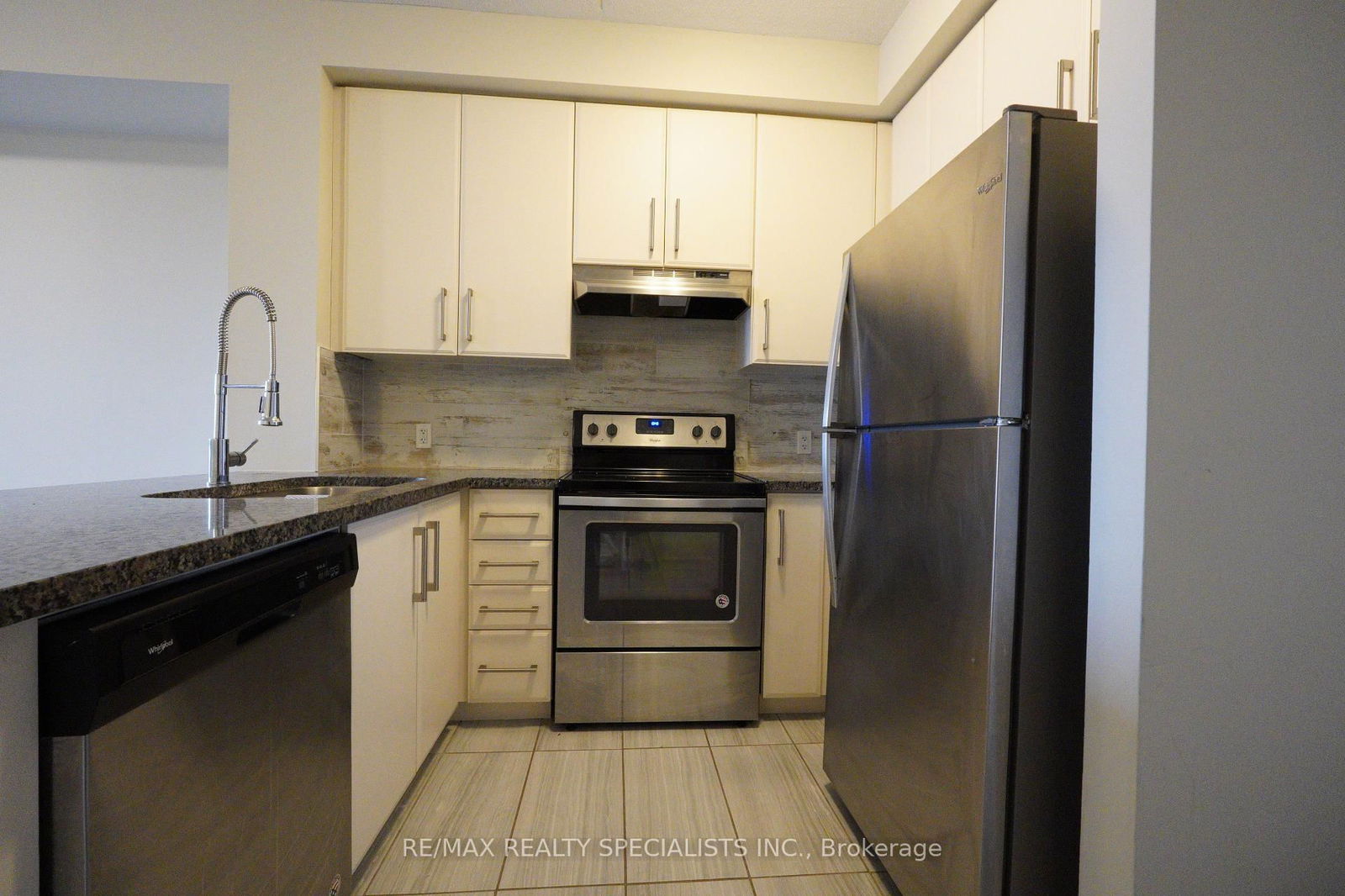 Condo leased at 407-620 SAUVE Street, Milton, DE Dempsey, L9T 9A5 - MLS: W12086719