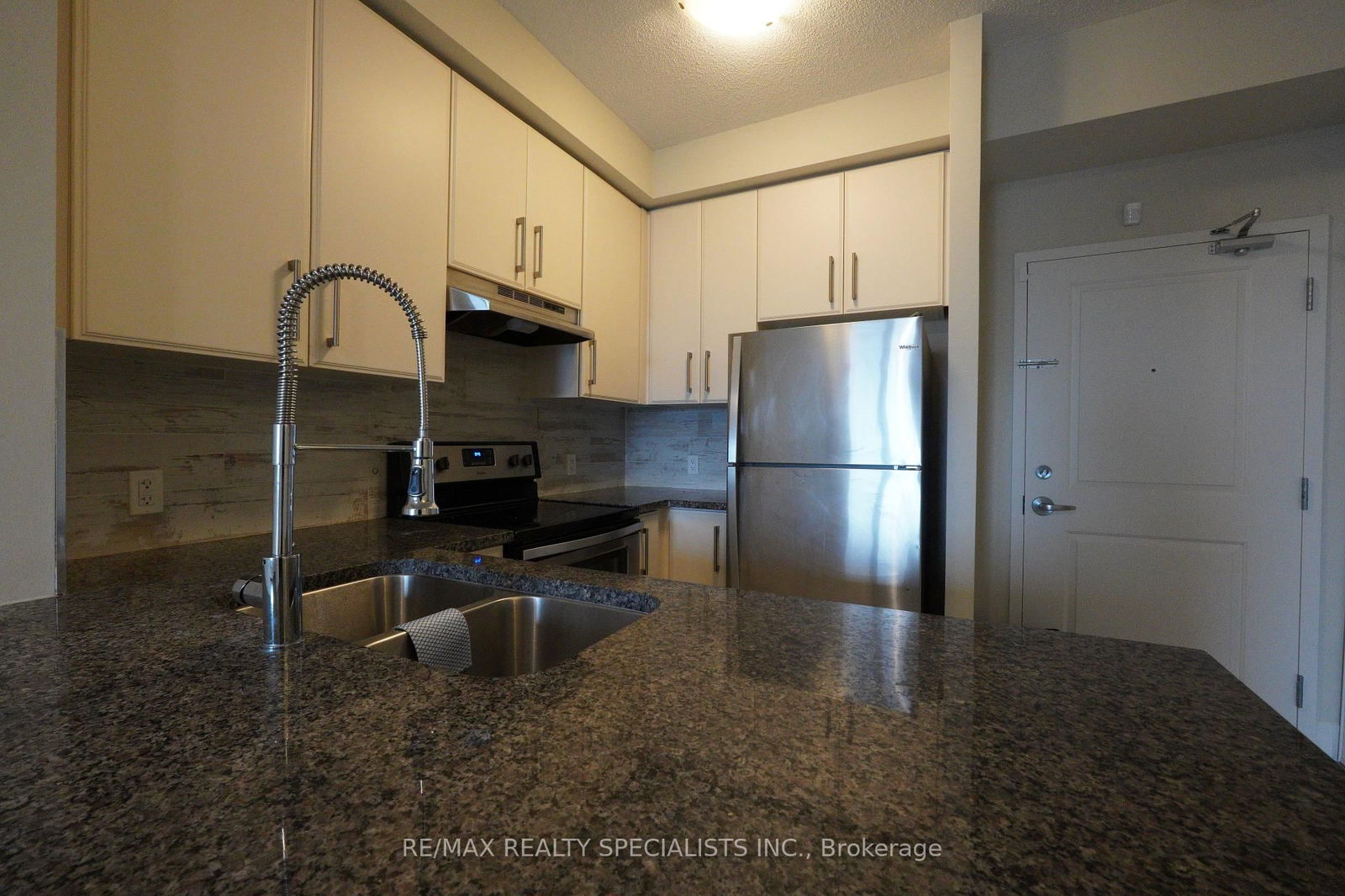 Condo leased at 407-620 SAUVE Street, Milton, DE Dempsey, L9T 9A5 - MLS: W12086719