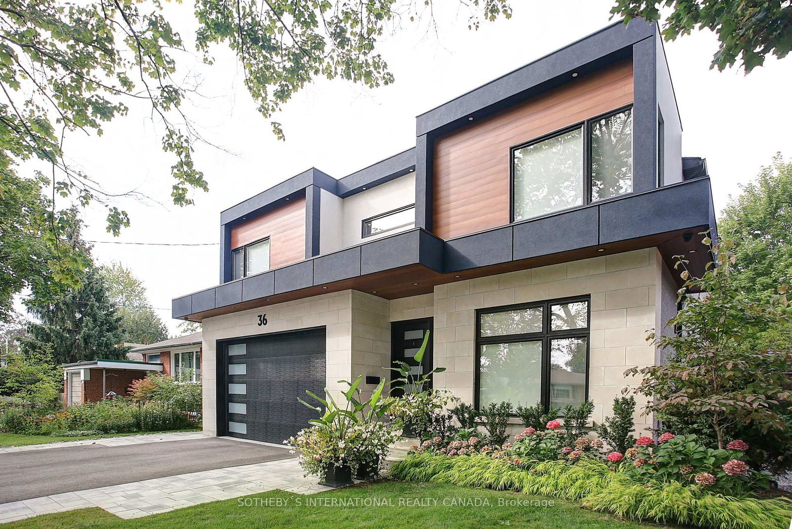 Detached House for sale at 36 Burrows Avenue, Toronto, Islington-City Centre West, M9B 4W7 - MLS: W12086770