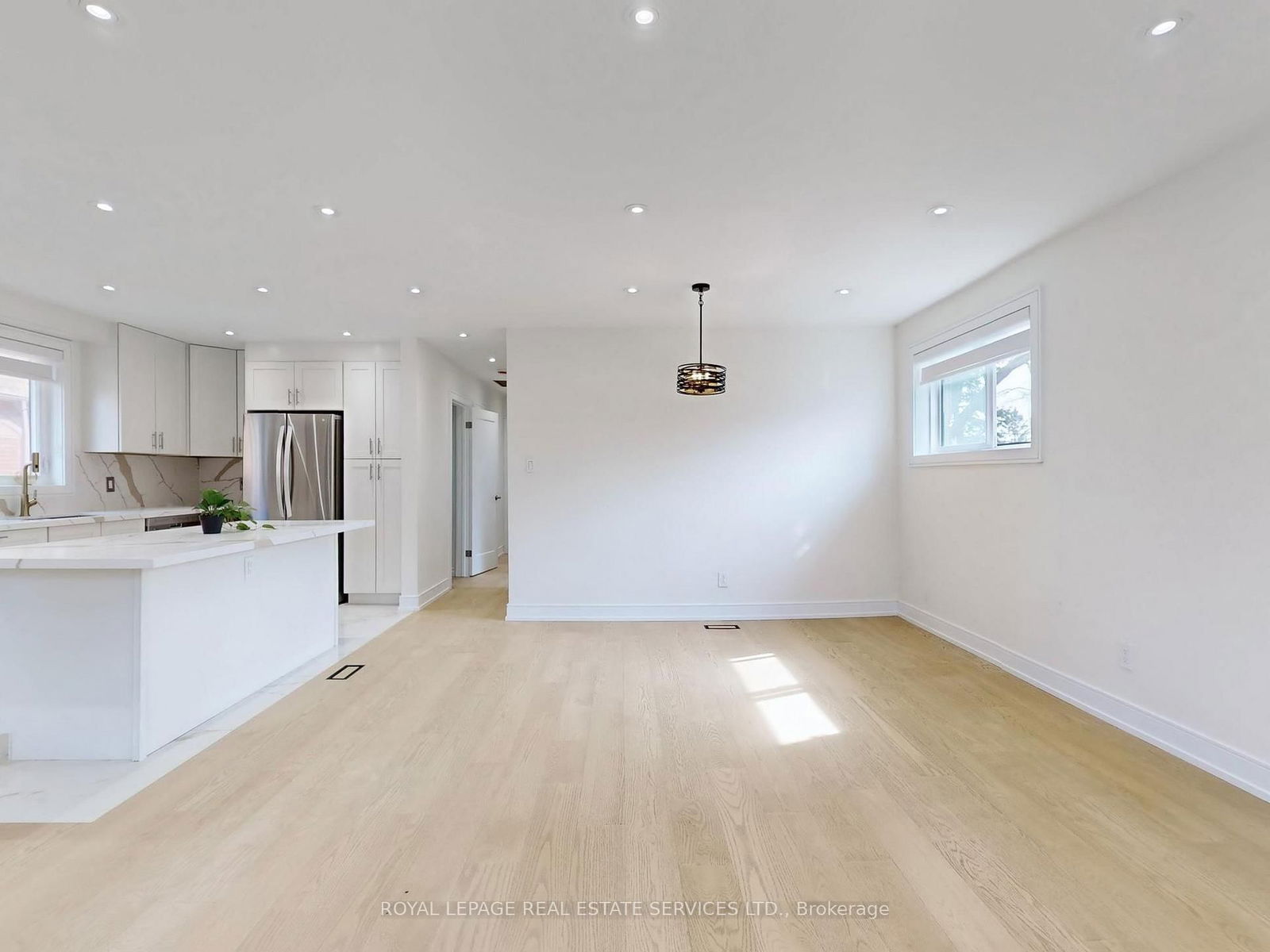 Detached House sold at 12 Helsby Crescent, Toronto, Alderwood, M8W 4V8 - MLS: W12087643