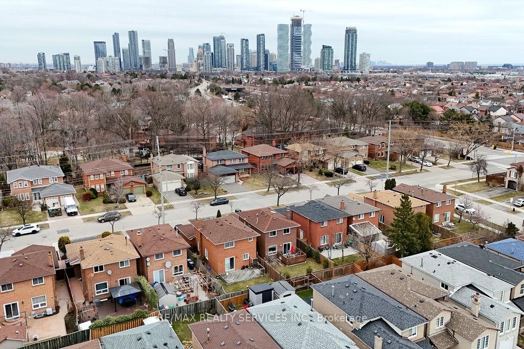 Detached House for sale at 4204 Perivale Road, Mississauga, Creditview, L5C 3Y5 - MLS: W12087794