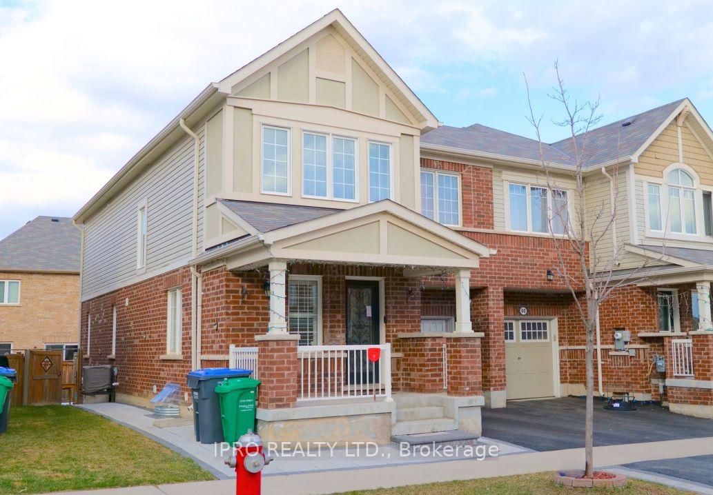 Townhouse sold at 62 Quillberry Close, Brampton, Northwest Brampton, L7A 4N8 - MLS: W12087956