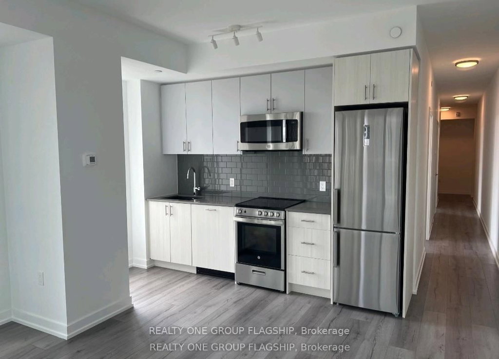 414 - 1195 The Queensway Avenue 4