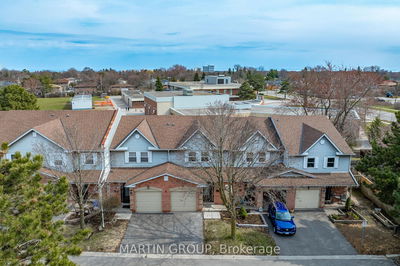 Unit 8 — 1174 Kelsey Crt, Oakville - College Park image-0-4