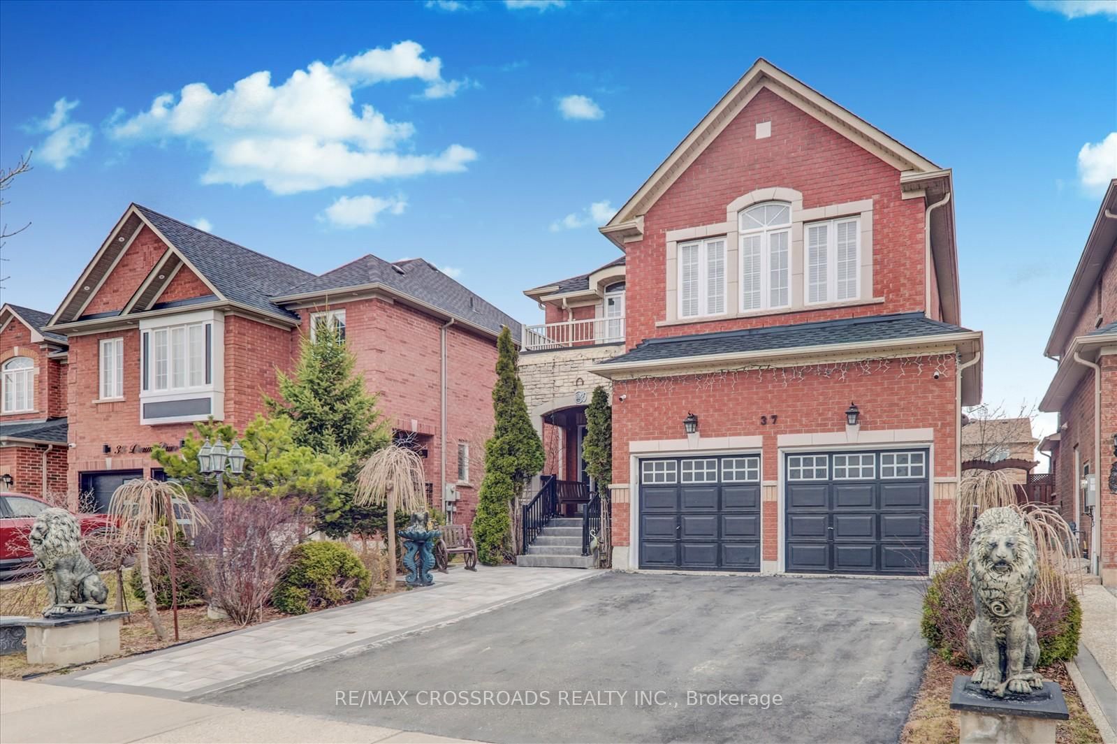 Detached House for sale at 37 Denim Drive, Brampton, Bram East, L6P 2R3 - MLS: W12088186