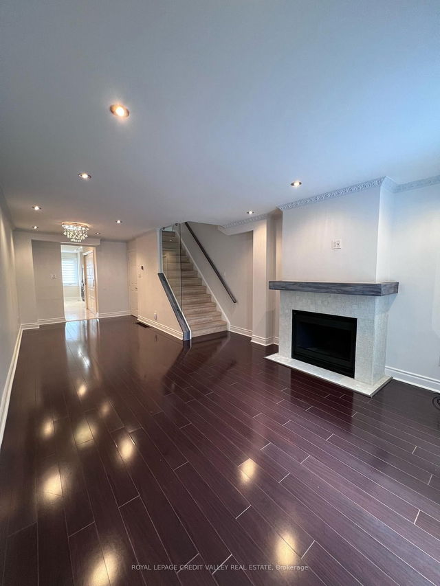971 Zante Crescent