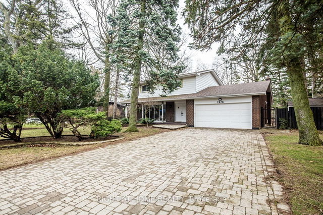 1276 HILLVIEW Crescent