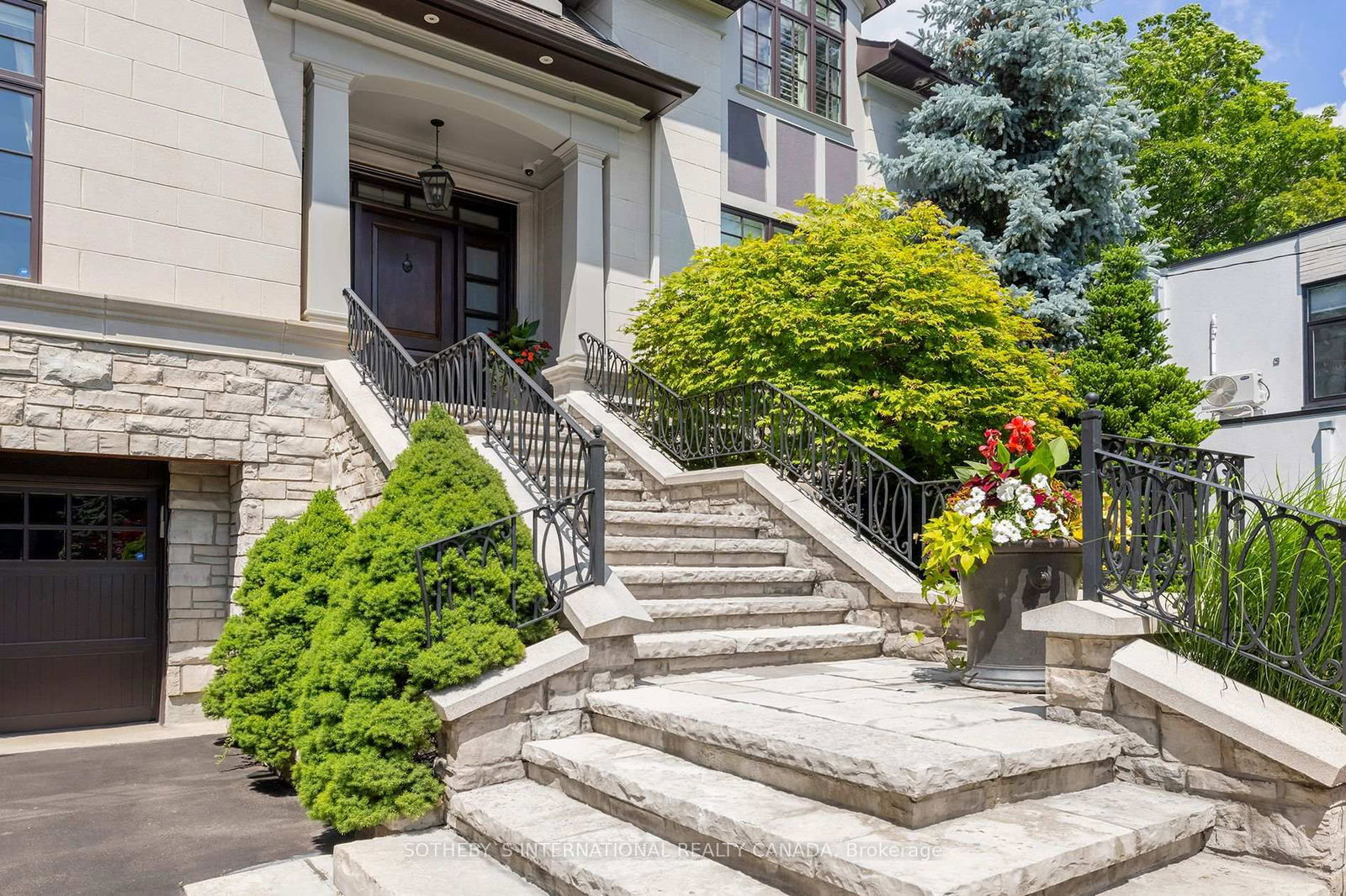 Detached House sold at 73 Wimbleton Road, Toronto, Edenbridge-Humber Valley, M9A 3S4 - MLS: W12088468