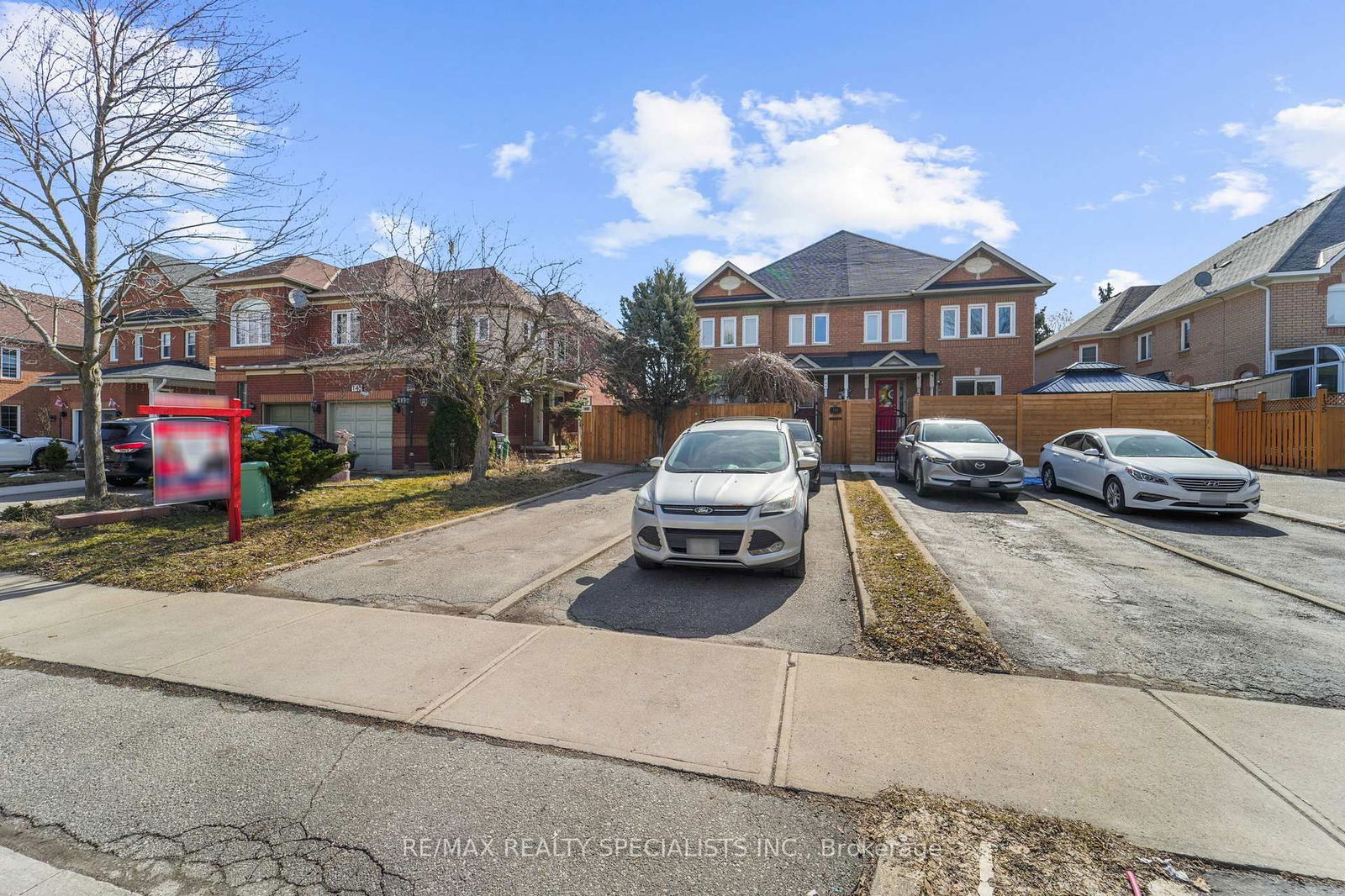 Townhouse for sale at 143 Clover Bloom Road, Brampton, Sandringham-Wellington, L6R 1S6 - MLS: W12088812