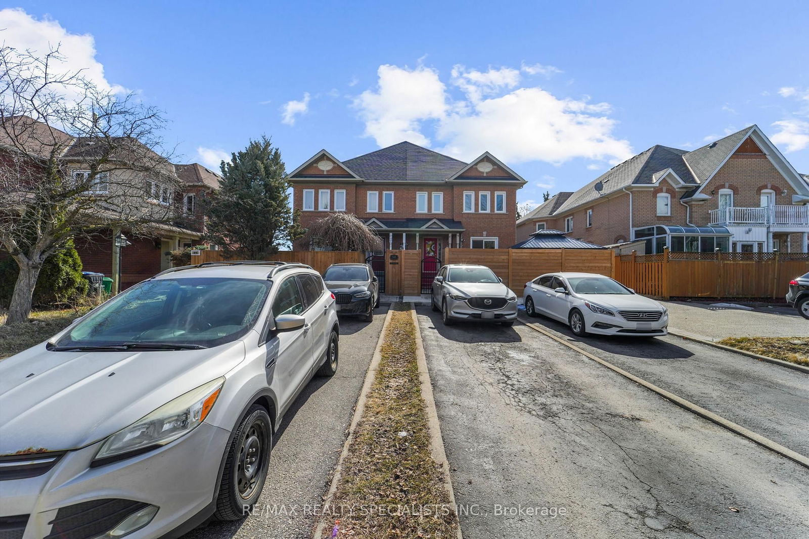 Townhouse for sale at 143 Clover Bloom Road, Brampton, Sandringham-Wellington, L6R 1S6 - MLS: W12088812