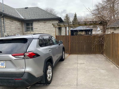 3 Coe Hill Dr, Toronto - High Park-Swansea