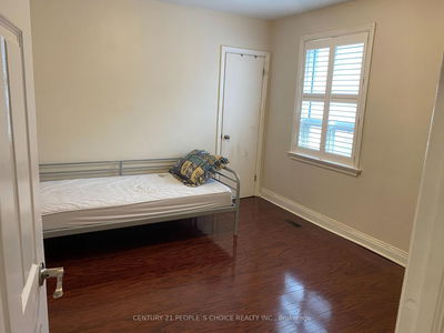 3 Coe Hill Dr, Toronto - High Park-Swansea image-0-4