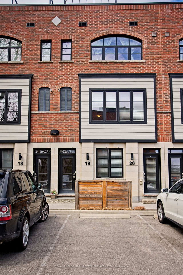 20 - 405 Plains Road