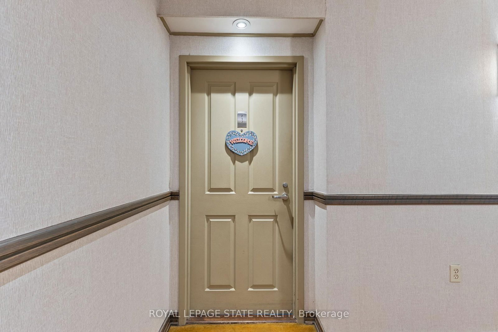 Condo sold at 217-2199 Sixth Line, Oakville, RO River Oaks, L6H 5V3 - MLS: W12089224
