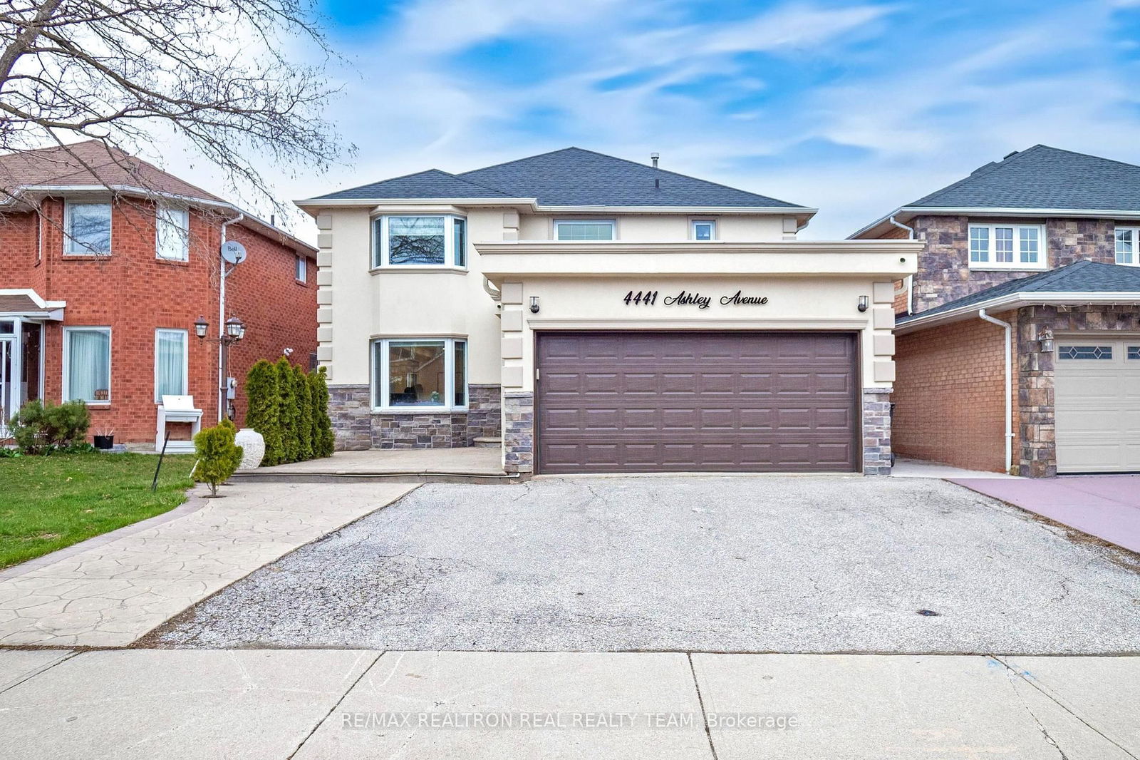 Detached House for sale at 4441 Ashley Avenue, Mississauga, Hurontario, L5R 2A3 - MLS: W12089504