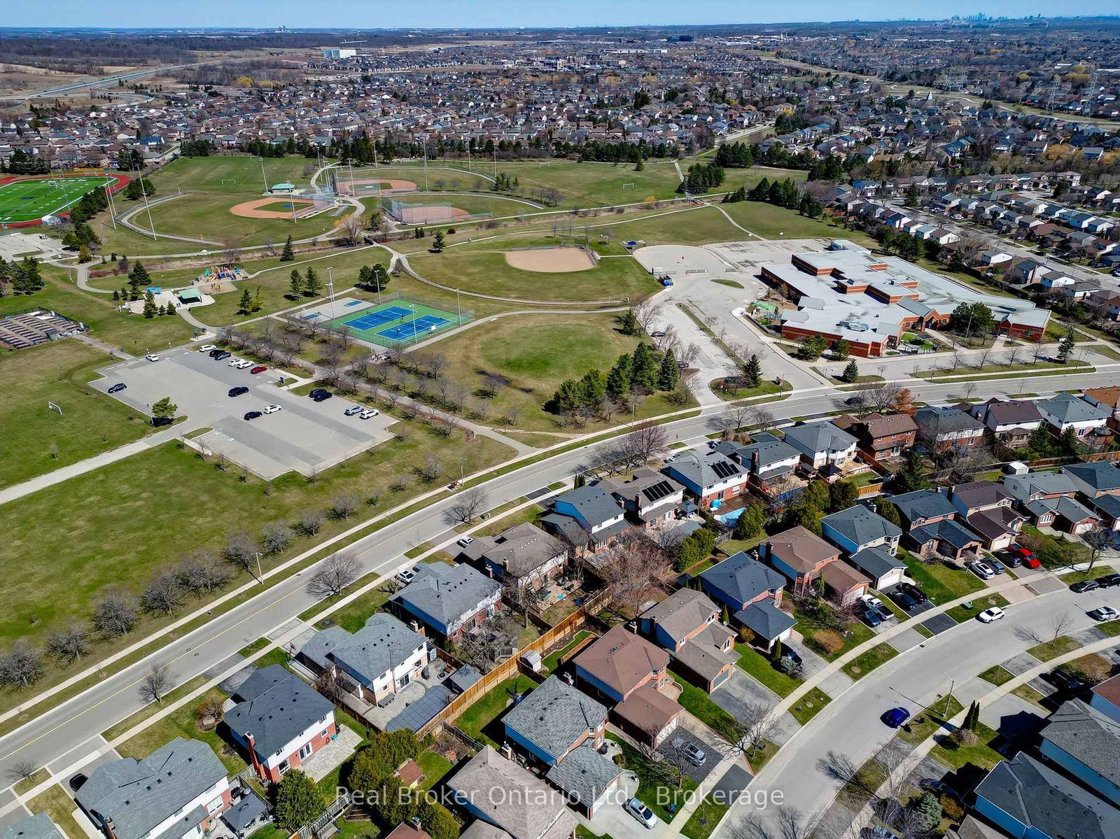 Detached House sold at 3193 Renton Road, Burlington, Headon, L7M 2W8 - MLS: W12089993