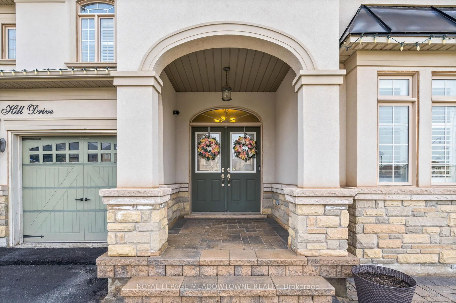Detached House for sale at 5 Beacon Hill Drive, Brampton, Credit Valley, L6X 0V6 - MLS: W12090057
