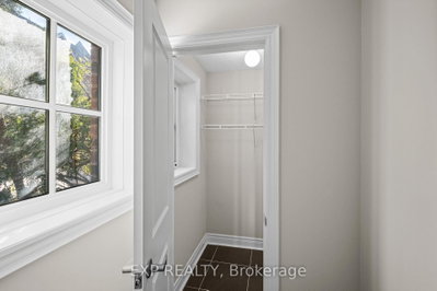 Unit 90 — E 1812 Burnhamthorpe Road E — photo 4