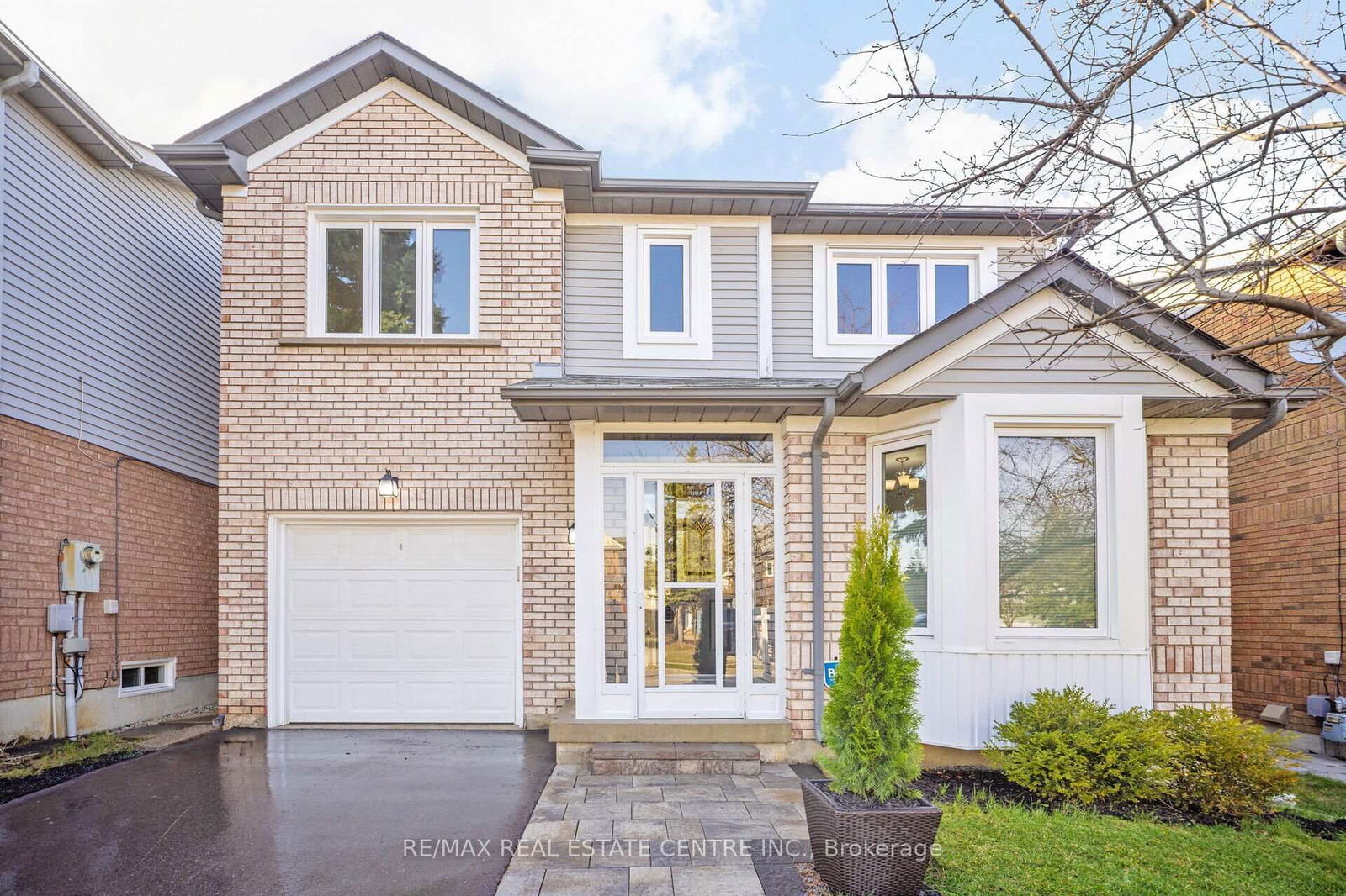 Detached House for sale at 142 Ural Circle, Brampton, Sandringham-Wellington, L6R 1H1 - MLS: W12090356