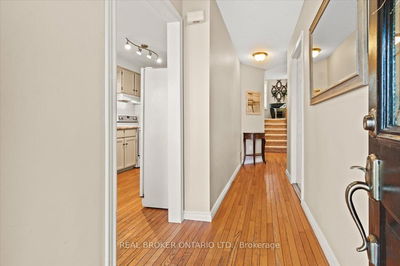 2257 Silverbirch Crt, Burlington - Headon image-0-4