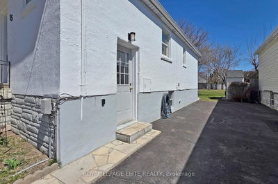 15 Stock Ave, Toronto - Islington-City Centre West image-0-4