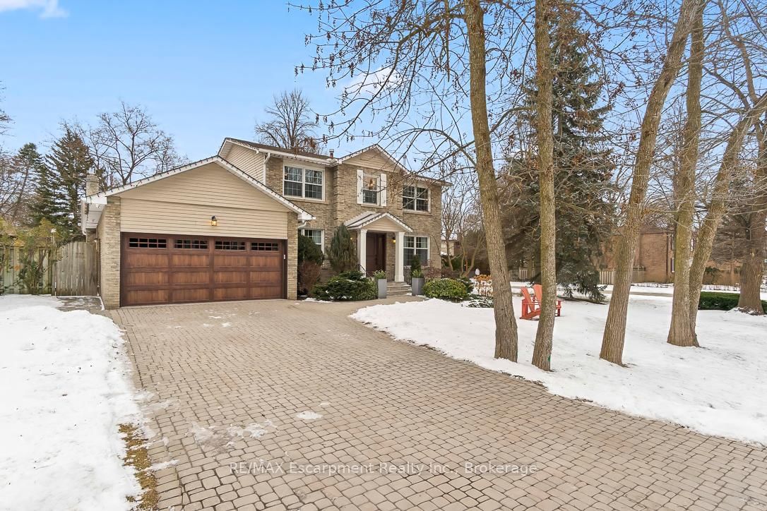 Detached House sold at 501 CHAMBERLAIN Lane, Oakville, MO Morrison, L6J 6A2 - MLS: W12090641