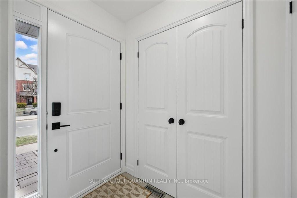 Townhouse for sale at 48 Glenashton Drive, Oakville, RO River Oaks, L6H 6G2 - MLS: W12090736