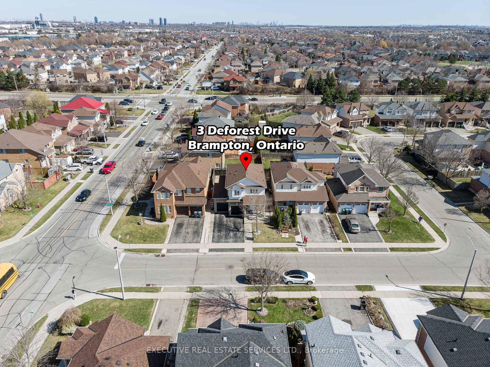 Detached House for sale at 3 Deforest Drive, Brampton, Fletcher's Meadow, L7A 2Y3 - MLS: W12090924